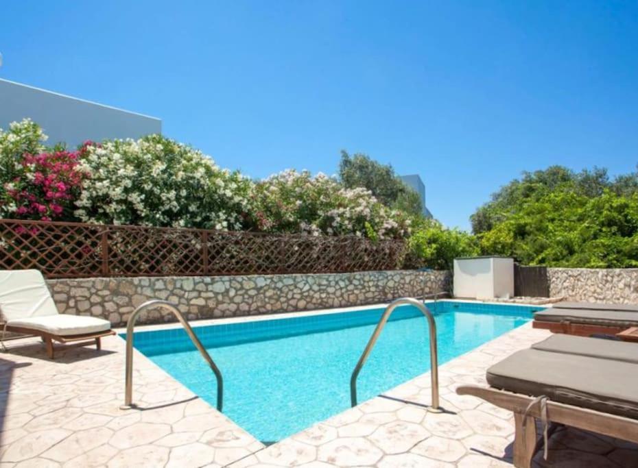 Villa Lea Vlicha  ภายนอก รูปภาพ